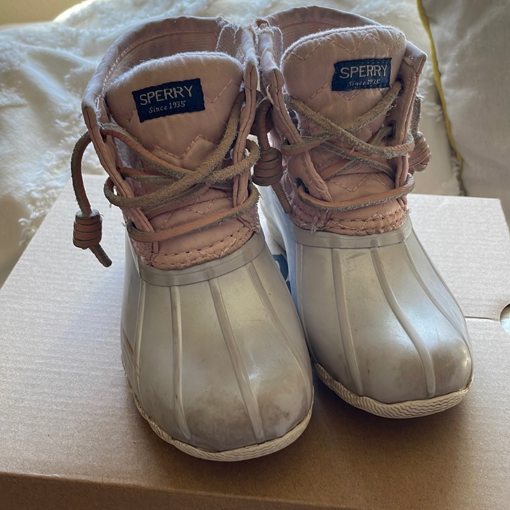 Sperry snow boots